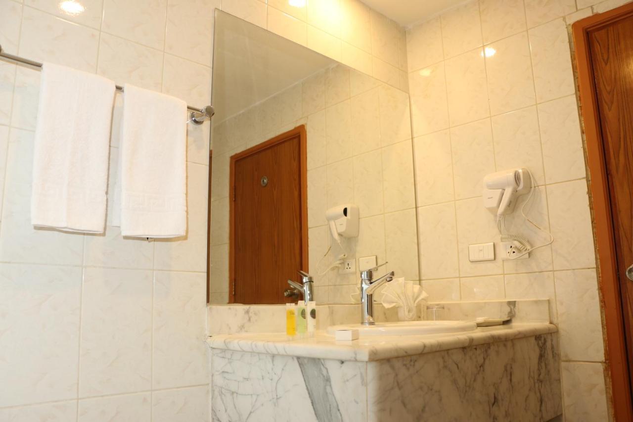 Silk Road Hotel Vádi Músza Kültér fotó