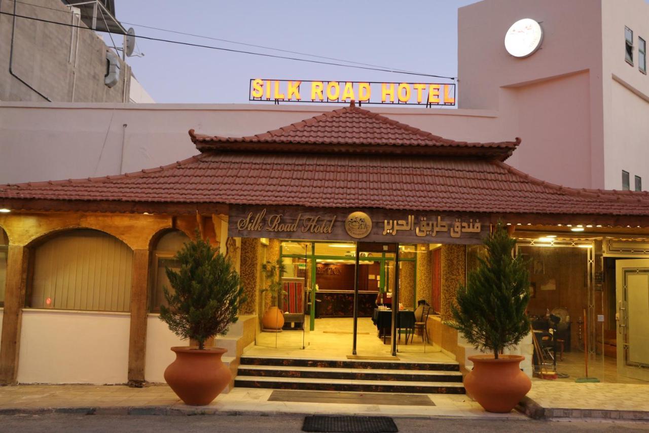 Silk Road Hotel Vádi Músza Kültér fotó