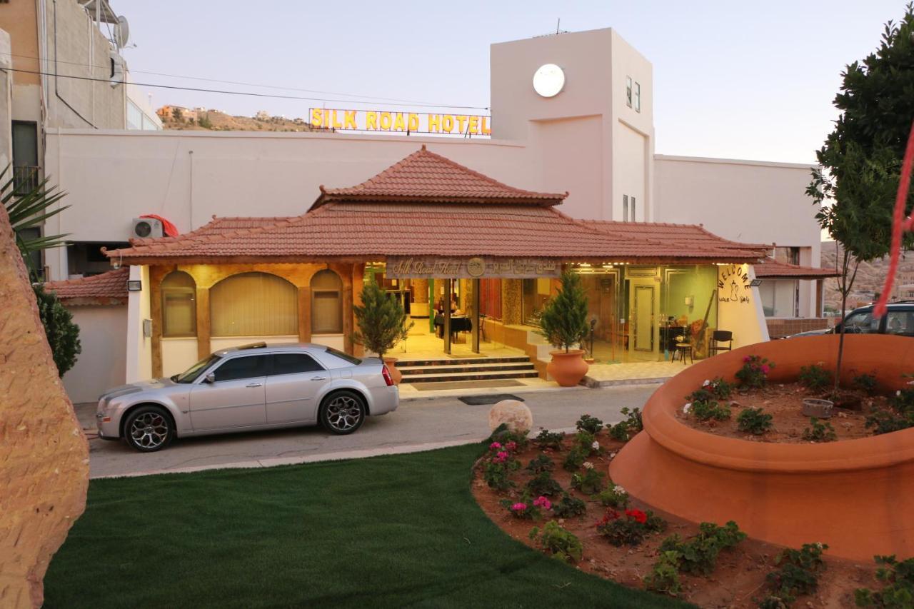 Silk Road Hotel Vádi Músza Kültér fotó