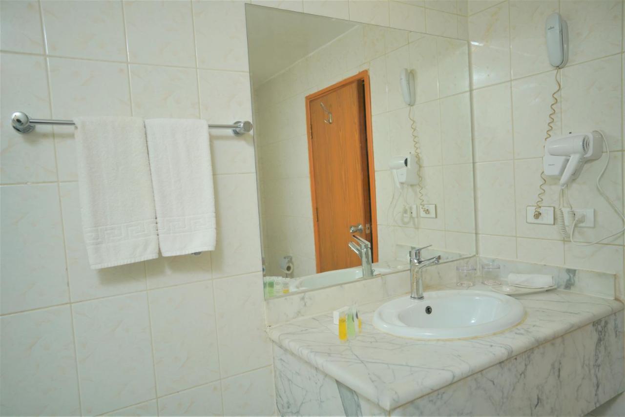 Silk Road Hotel Vádi Músza Kültér fotó