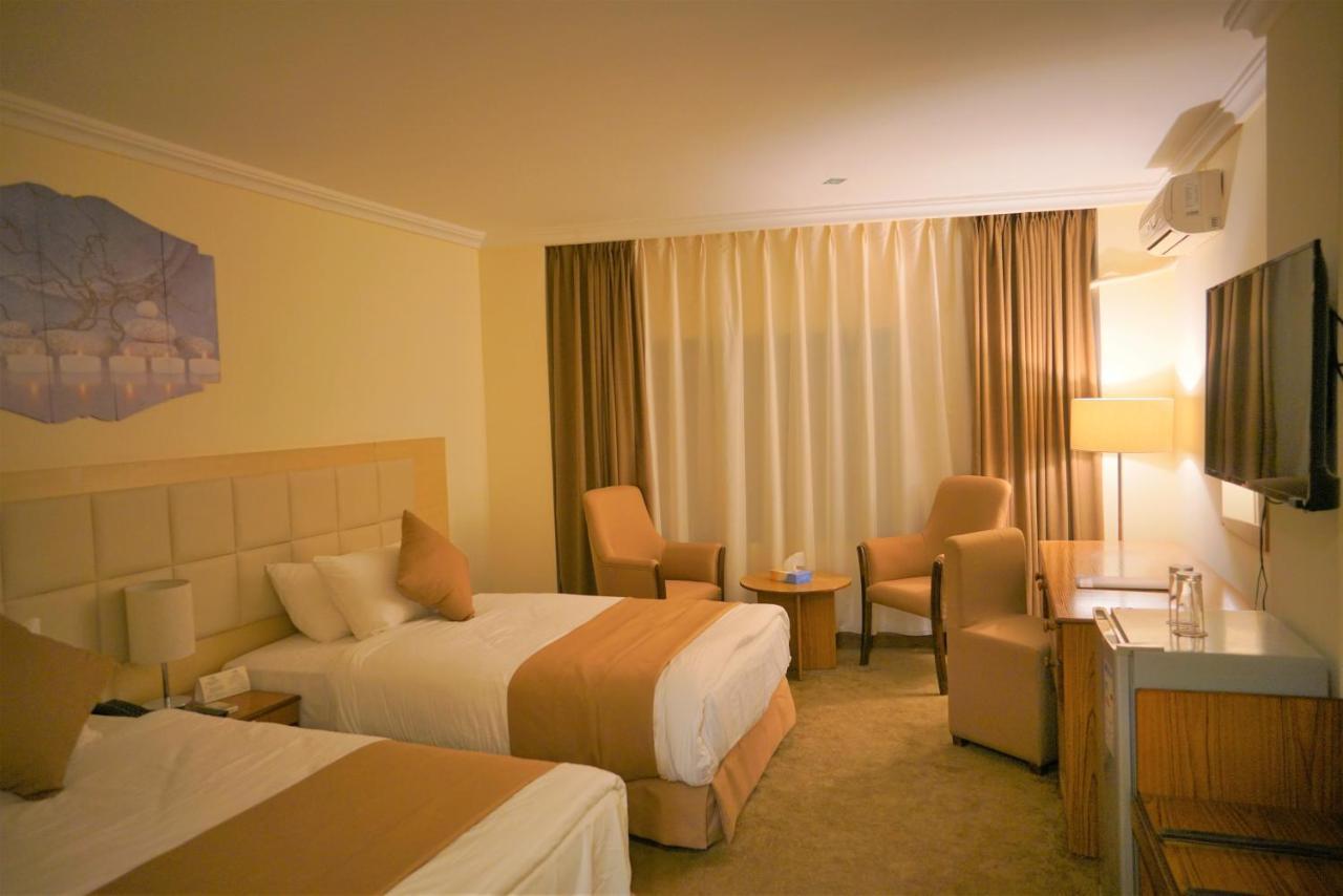 Silk Road Hotel Vádi Músza Kültér fotó