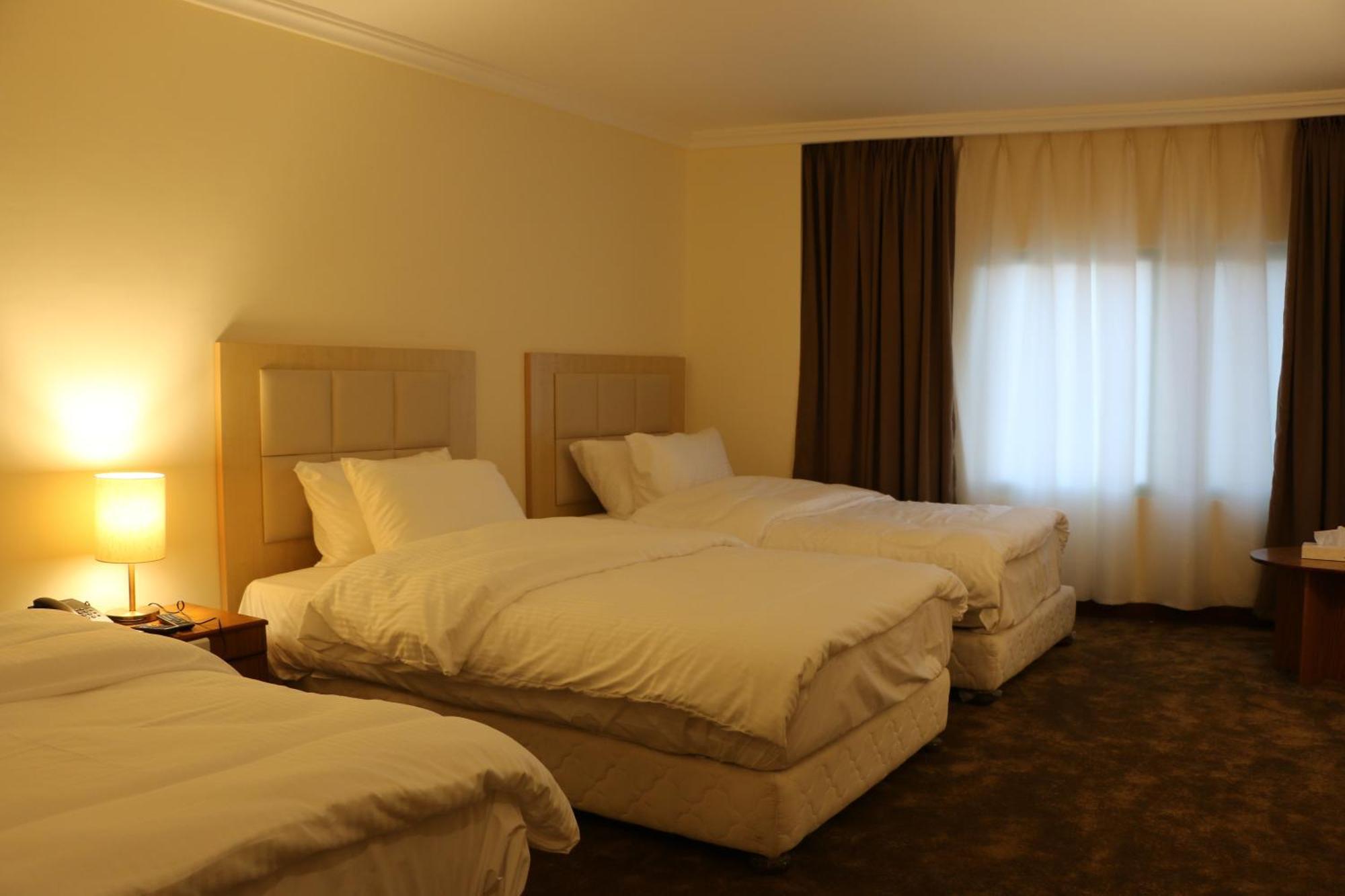 Silk Road Hotel Vádi Músza Kültér fotó