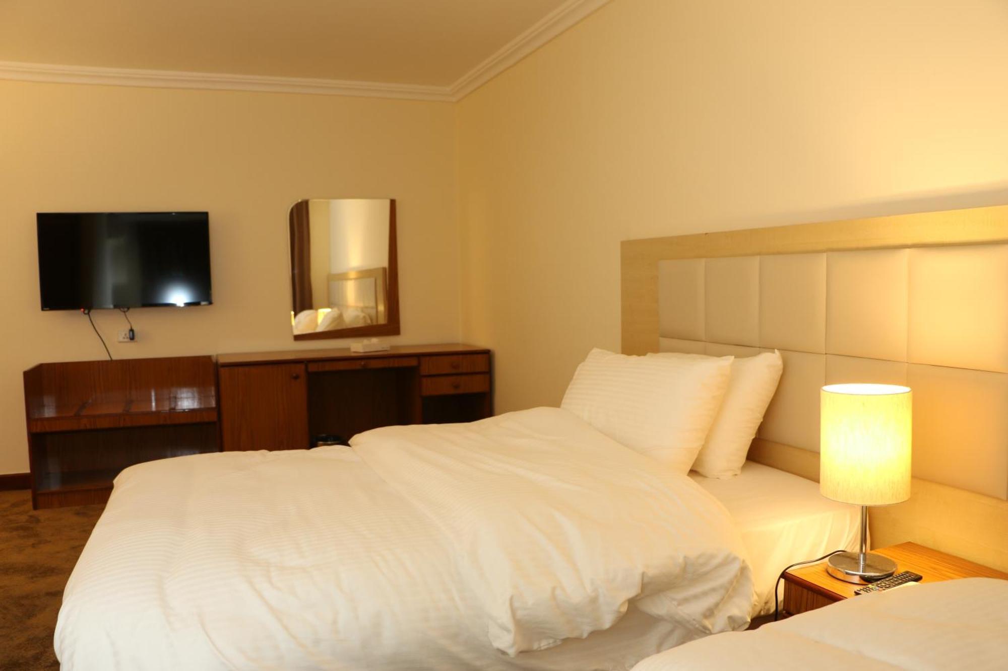 Silk Road Hotel Vádi Músza Kültér fotó